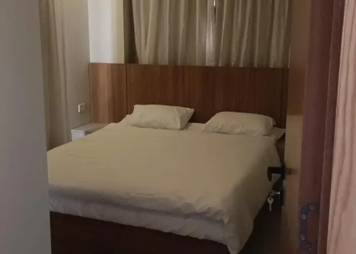 Family Nexus - Carefree Hostel *