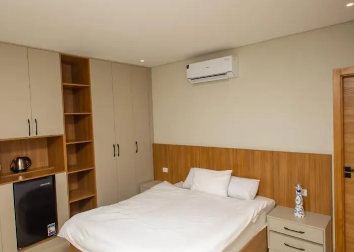 Family Nexus - Carefree Hostel *
