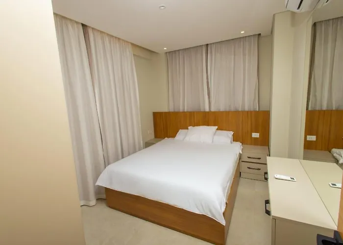Family Nexus - Carefree Hostel Hurghada