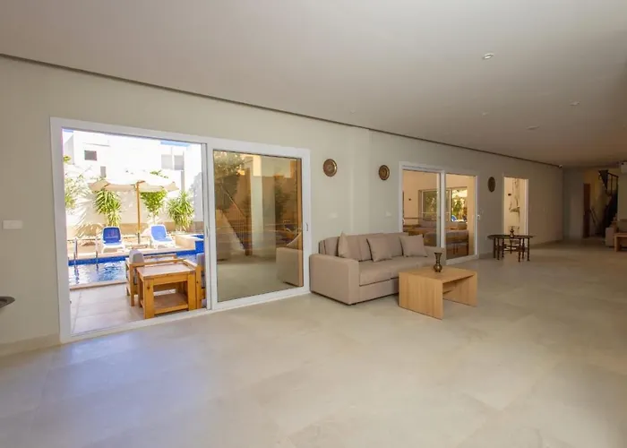 Family Nexus - Carefree Hostel Hurghada