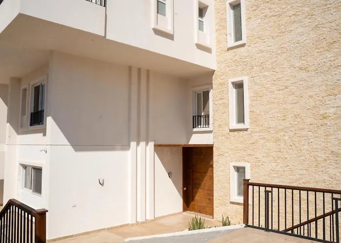 Family Nexus - Carefree Hostel Hurghada